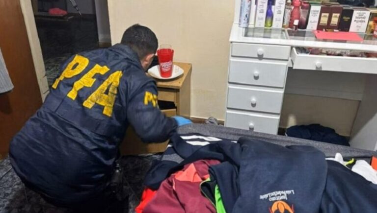 Echaron en Morón a la funcionaria que tenía medio kilo de cocaína y sigue prófuga: piden interpelar al intendente