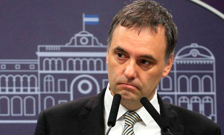 Adorni, cada vez más complicado: el contratista confirmó pagos por USD 245.000 para la refacción de su casa en Indio Cuá