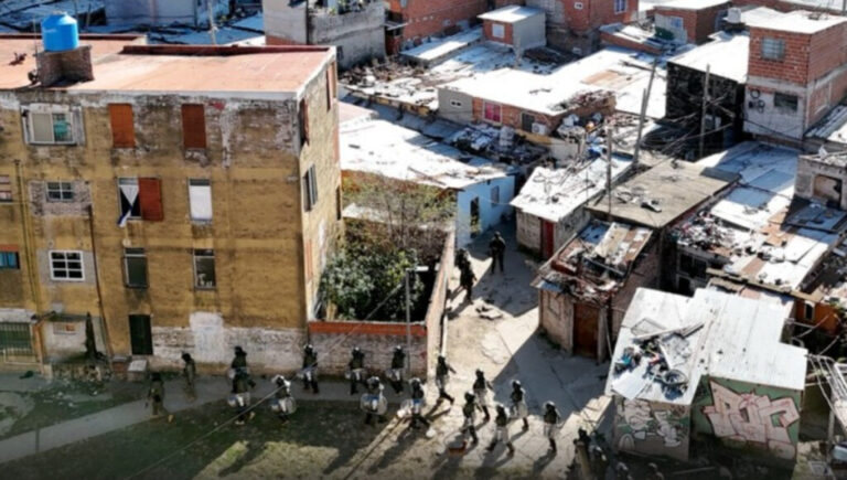 Terror en Fuerte Apache: cómo se pasó de «si muere Cartucho va a correr sangre» a un mega operativo con 500 efectivos