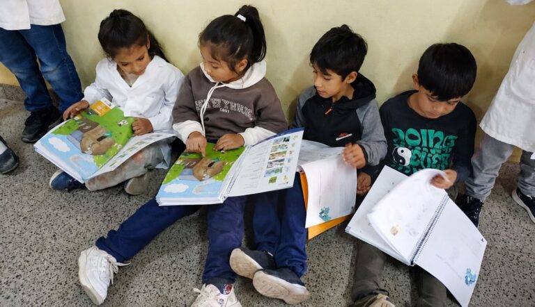 🔴 PROVINCIALES | Educación fortalece la alfabetización con la segunda entrega de libros del programa Aprendo Leyendo