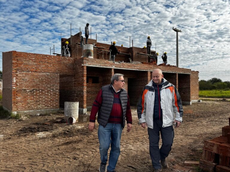 🔴 PROVINCIALES | El gobierno provincial avanza con la construcción de viviendas en el Barrio Santa Rita de Sáenz Peña
