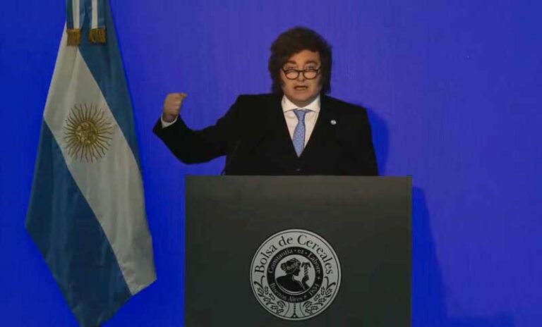 Milei anunció una baja de retenciones y presagió una “revolución de la riqueza”
