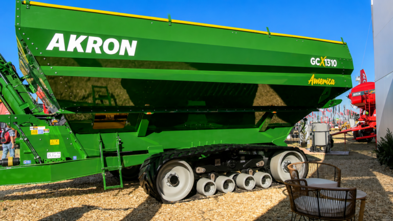 🔴 PROVINCIALES | Agronea 2026: AKRON llega con una tolva de última generación y una nueva sucursal en Charata