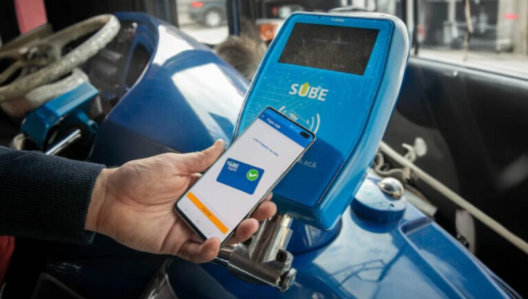 Ya rige un nuevo aumento de los boletos de colectivos y trenes en el AMBA: cuánto cuestan los pasajes