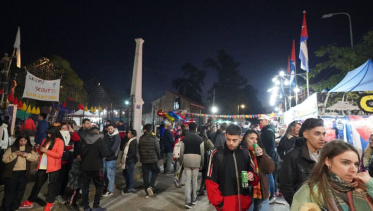 Llegan las fiestas patronales a San Antonio de Padua con un gran cierre de la mano de La Nueva Luna