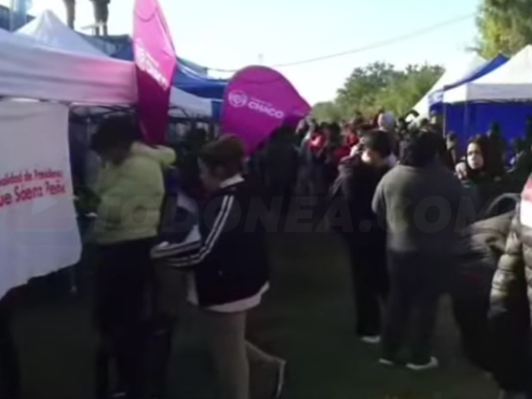 🔴 LOCALES | Con alta concurrencia, comenzó la atención del Tren Capital Humano «25 de Mayo» en Sáenz Peña
