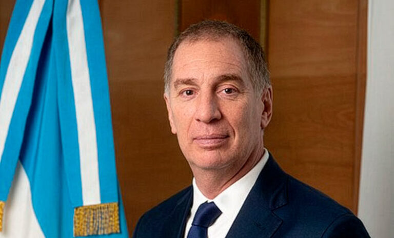 Cambio de piezas: el Gobierno formalizó a Diego Santilli como nuevo Jefe de Gabinete