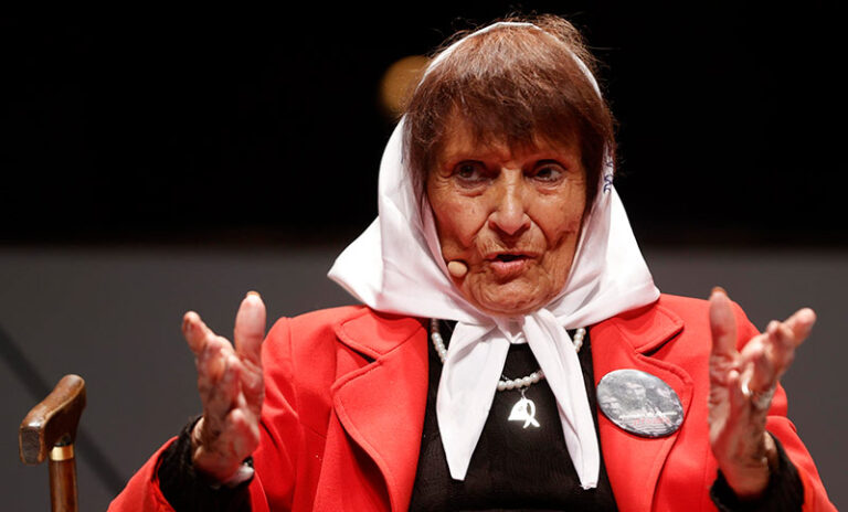 La familia de Taty Almeida convocó a una despedida pública en Plaza de Mayo