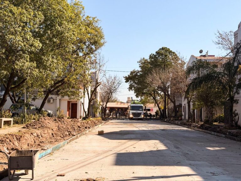 🔴 RESISTENCIA | Infraestructura supervisó el avance de las obras de pavimento en Villa El Tala y Virgen de Lourdes