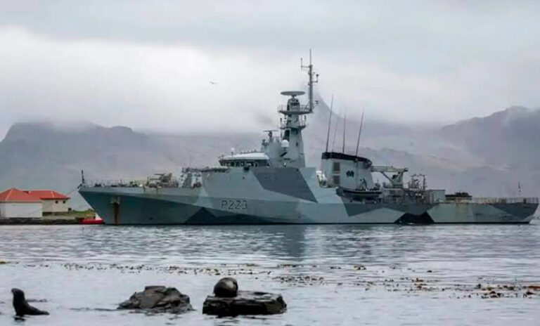 Diputados del peronismo piden explicaciones al Gobierno por la navegación de un buque británico por el Mar Argentino