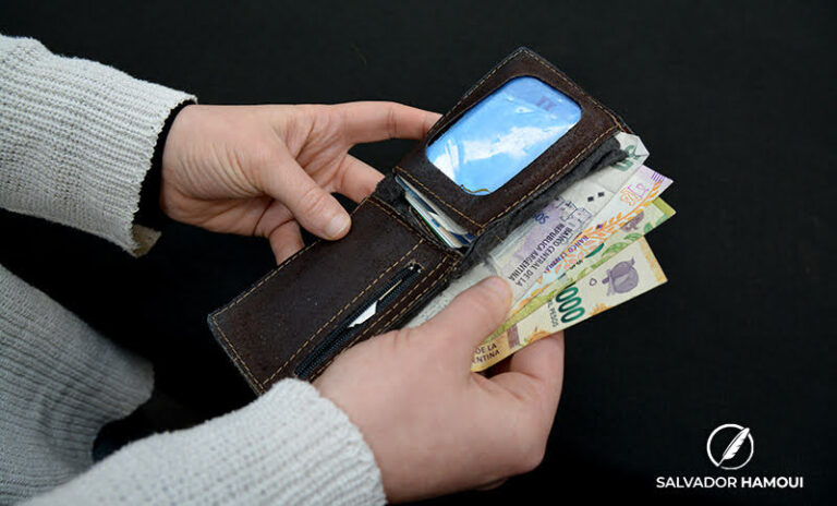 Los salarios registrados volvieron a caer en mayo y acumulan una pérdida del 4,2% en nueve meses