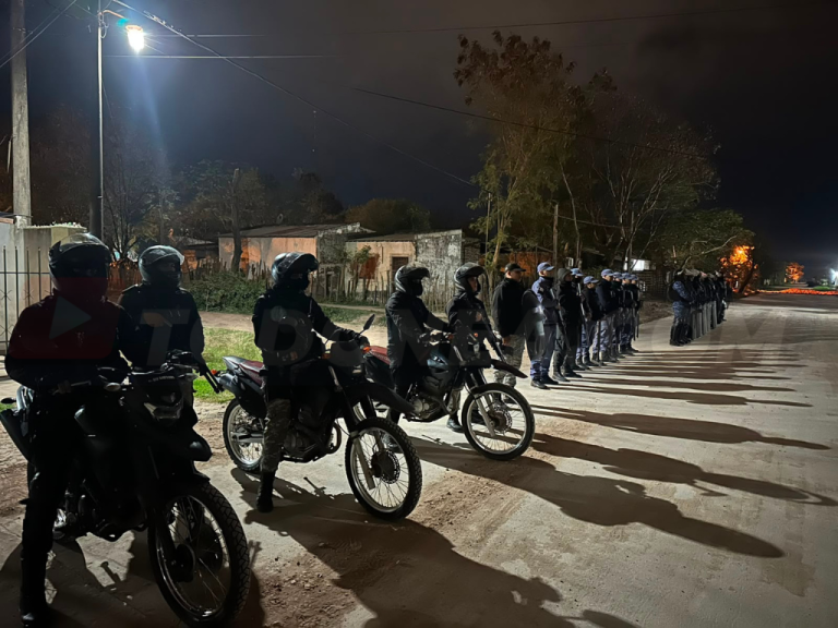 🔴 SÁENZ PEÑA | Incidentes en la madrugada: un policía herido y un patrullero con daños
