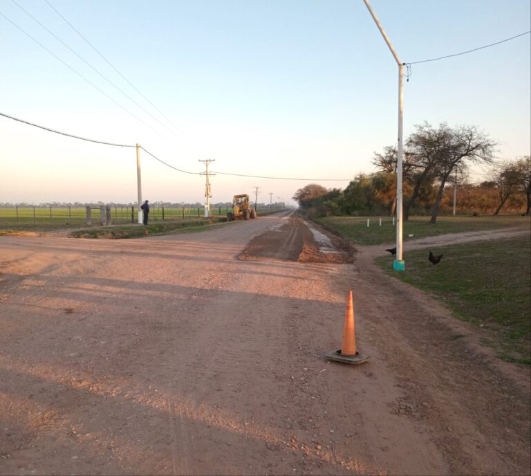 🔴 PROVINCIALES | Las Piedritas–Tres Estacas: comenzó el enripiado que mejorará la conectividad del sudoeste