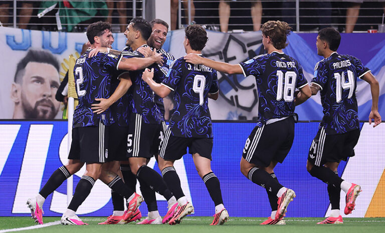 Argentina enfrentará a Inglaterra con la camiseta suplente