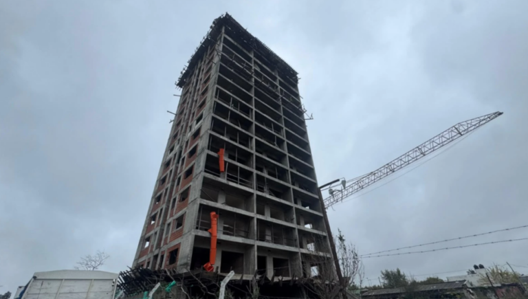Adiós al Elefante Blanco de Escobar: la Justicia confirmó la demolición del inconcluso edificio “Floreal del Sol”