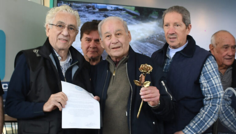 Importante donación para IACCO: recibió la exclusiva Rosa de la Paz que hace Pallarols con balas de Malvinas
