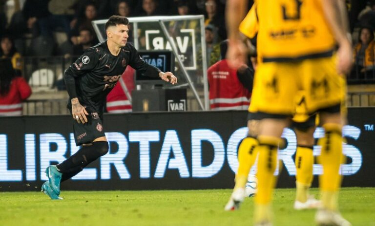 Platense ganó por penales, avanzó a cuartos y hace historia en la Libertadores