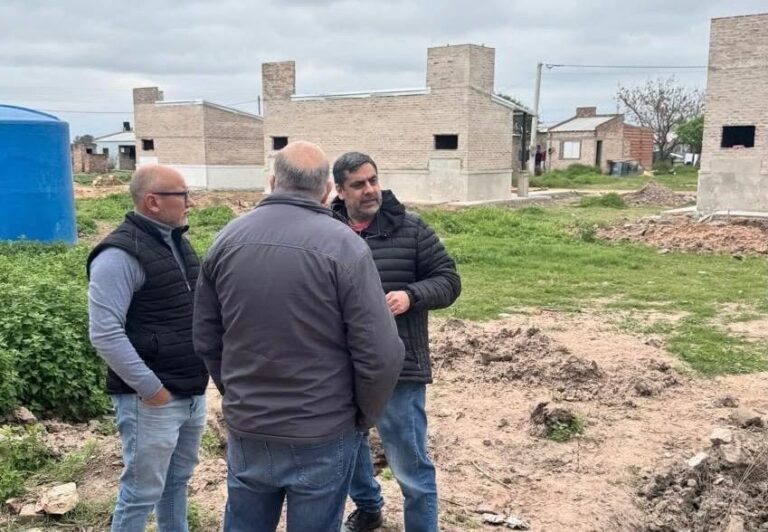 🔴 PROVINCIALES | IPDUV verificó el avance de obras habitacionales en Coronel Du Graty