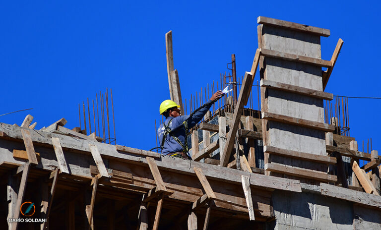El costo de la construcción se desaceleró en julio y subió 2,1%, en línea con la inflación