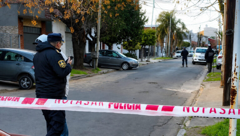Un jubilado murió en una violenta entradera en San Justo: fue golpeado por los ladrones y se descompensó