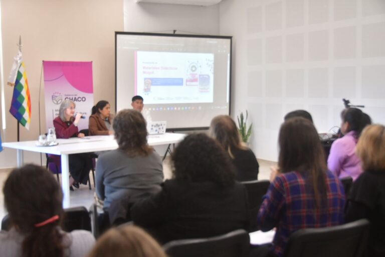 🔴 PROVINCIALES | Alfabetizar en la lengua originaria: educación presentó nuevos materiales didácticos en Moqoit