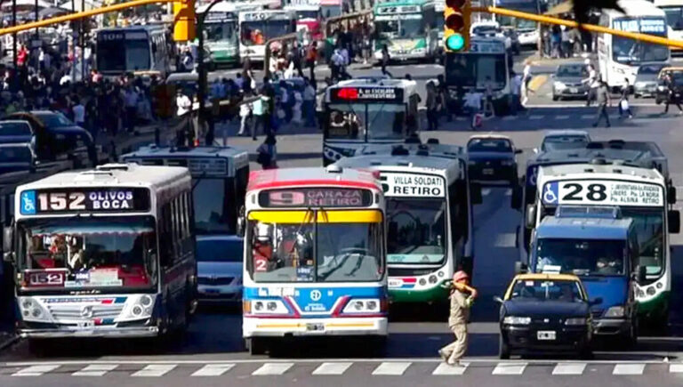 Colectivos del AMBA: con el reajuste del 3,7%, así quedan los pasajes mínimos en CABA y Buenos Aires