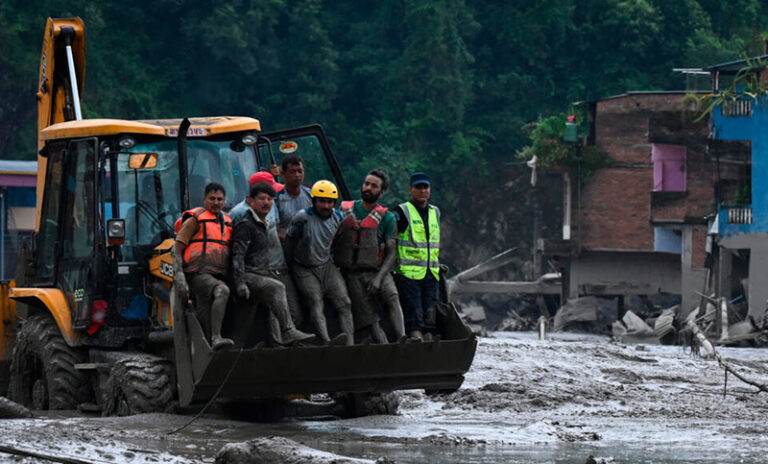 Actualización de cifras: al menos 1.451 muertos y 5.786 desaparecidos tras la catástrofe en Nepal