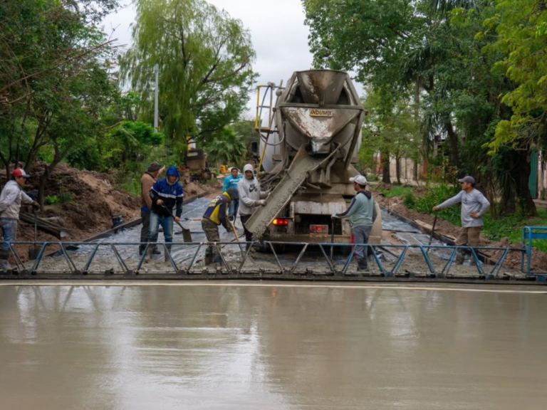 🔴 LOCALES | Sáenz Peña avanza con la pavimentación de la calle 0 del barrio Santa Teresita