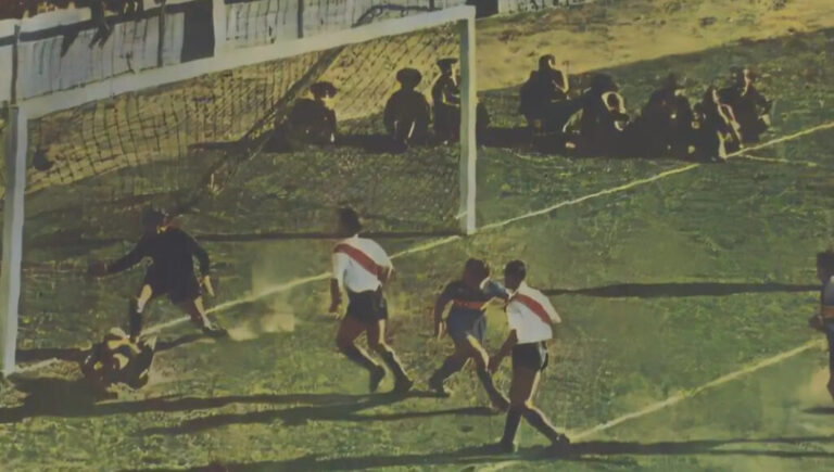 La increíble historia de un goleador letal de Boca: era oficinista de lunes a viernes y los domingos la rompía