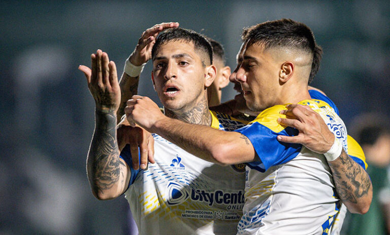 Con doblete de Avila, Central derrotó a Sarmiento 2-1 sobre el final