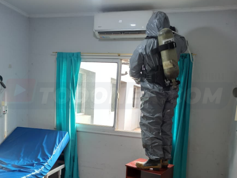 🔴 POLICIALES | Bomberos inspeccionaron el hospital de General Pinedo tras reportarse un ambiente irritante cerca de la morgue
