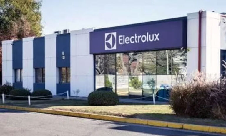 Los trabajadores de Electrolux cobraron las indemnizaciones y la UOM insiste con la reapertura de la planta